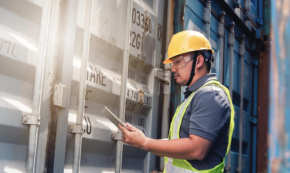 engineer-inspect-container-business-logistic-concep